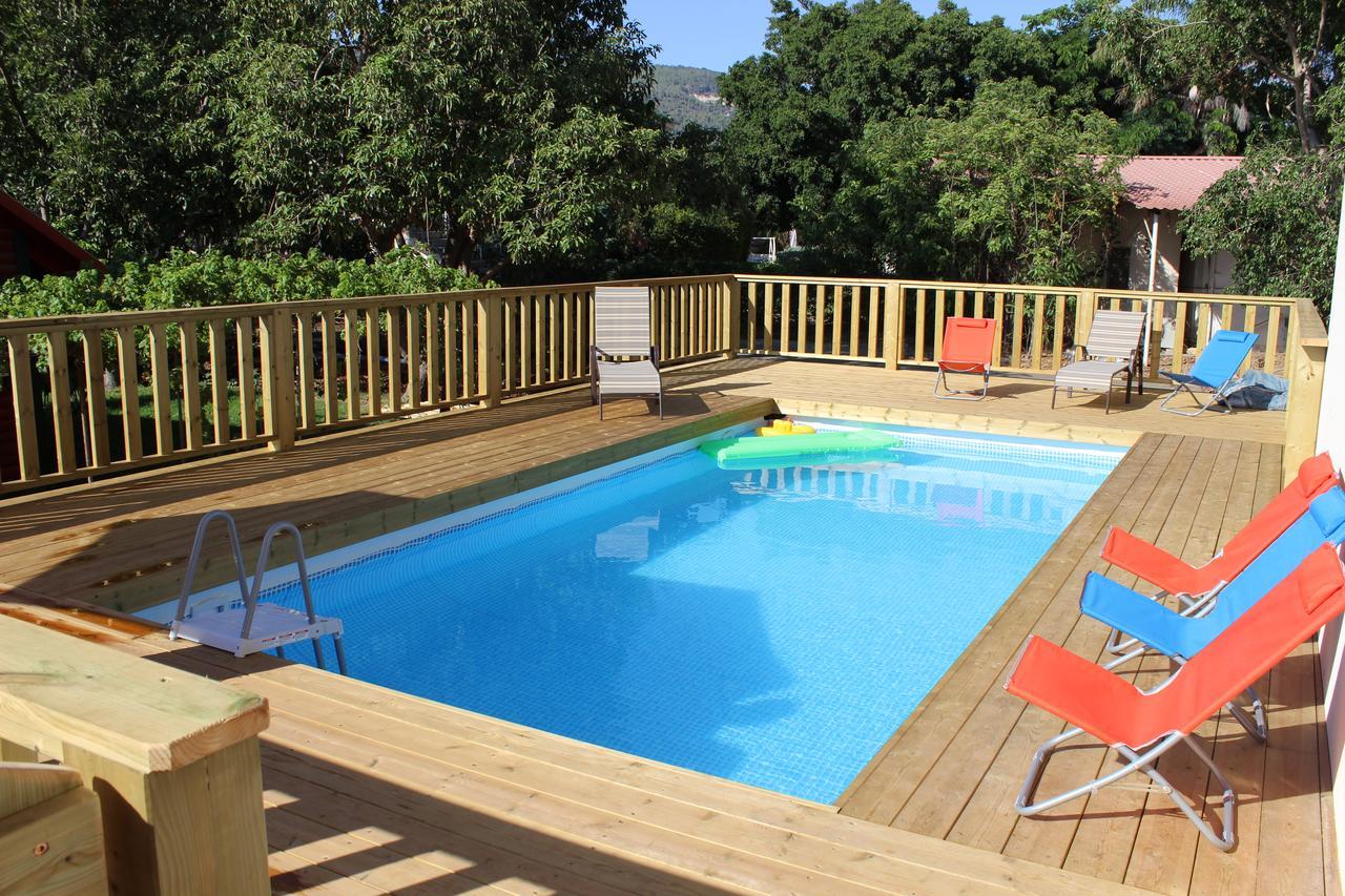 The Wooden Rose Cabins Bezet Екстер'єр фото