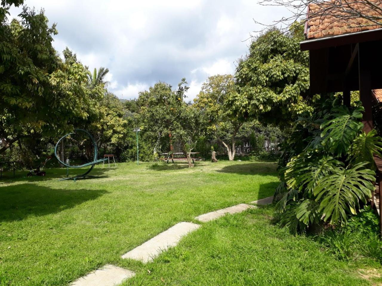 The Wooden Rose Cabins Bezet Екстер'єр фото